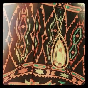 📌Spaghetti strap top, paired w-paparazzi necklac